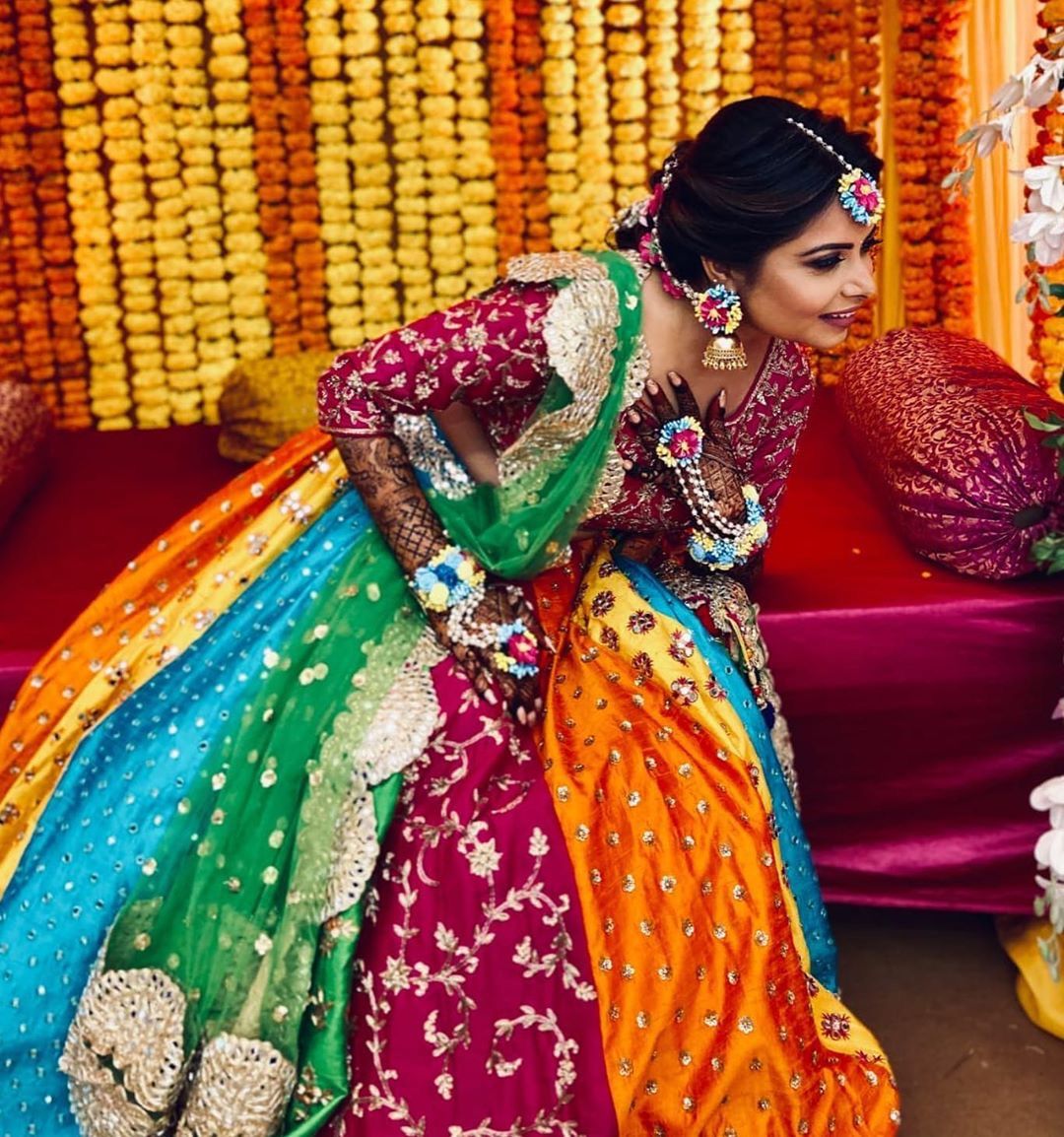 Best mehndi dresses for on sale brides